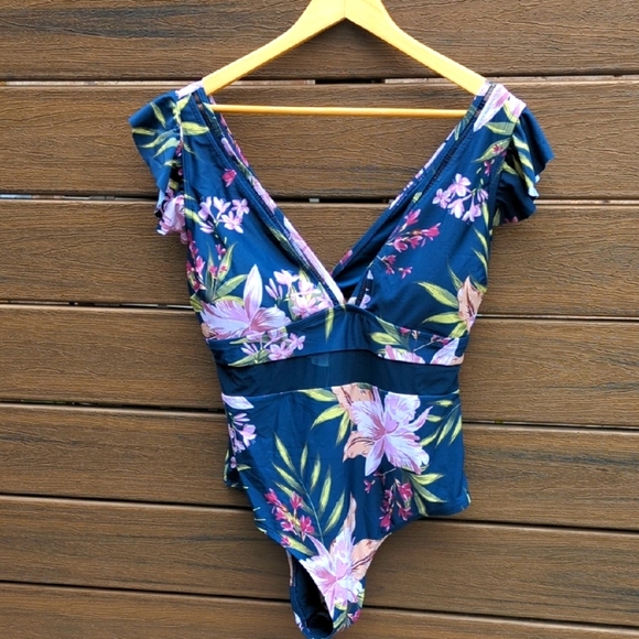 Cupshe Floral V-Neck Sheer Band Swimsuit in Navy &  Pink Plus Size - 1X NWT - Picture 2 of 7